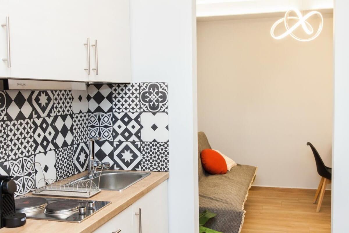 Contemporary And Chic Apartment In Central Atenas Exterior foto