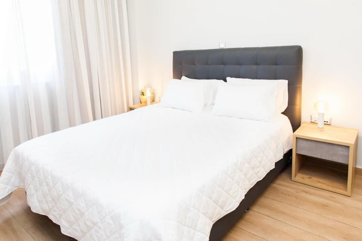 Contemporary And Chic Apartment In Central Atenas Exterior foto